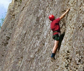 Escalade en falaise ecole sur Chamonix.jpg